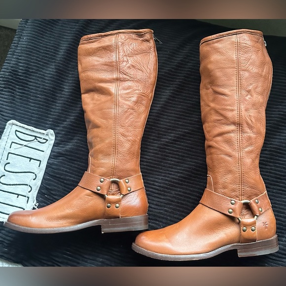 Frye Melissa Button Inside Zip Leather Boot COGNAC/BROWN Color NEW - Picture 11 of 12